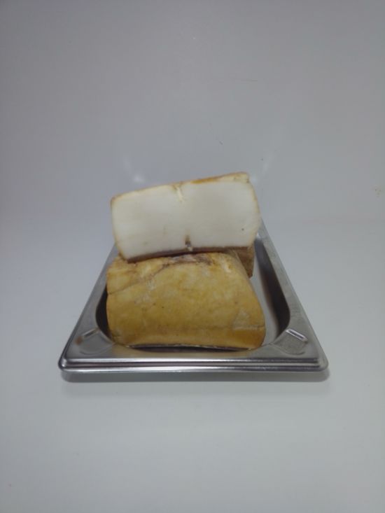 Vysoký špek s kůží