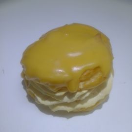 Větrník karamelový se šlehačkou (živočišná)